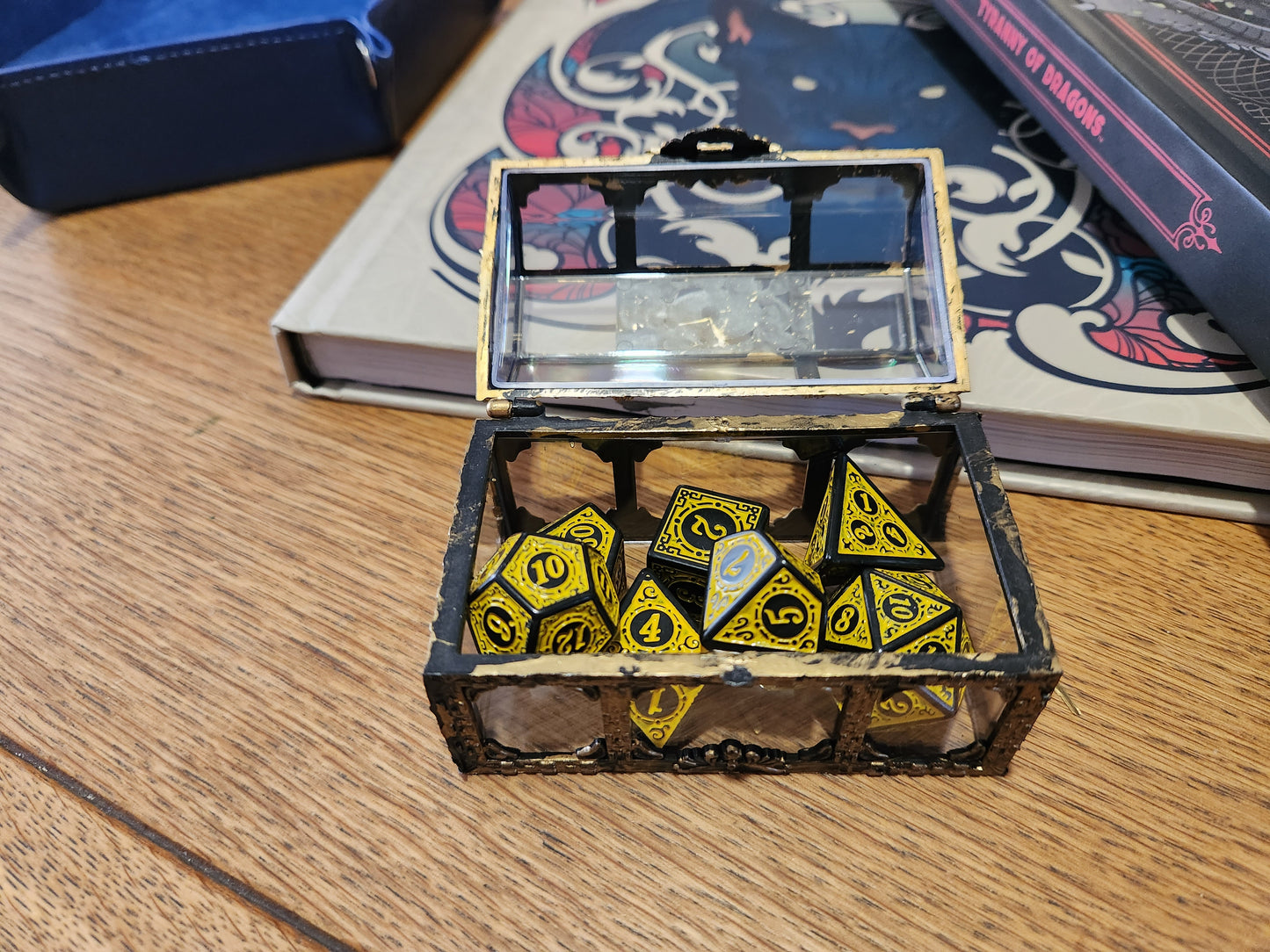 D&D Dice Set and Chest Dungeons and Dragons / DND Rpg Dice 7 Dice and Storage for Avid Gamers