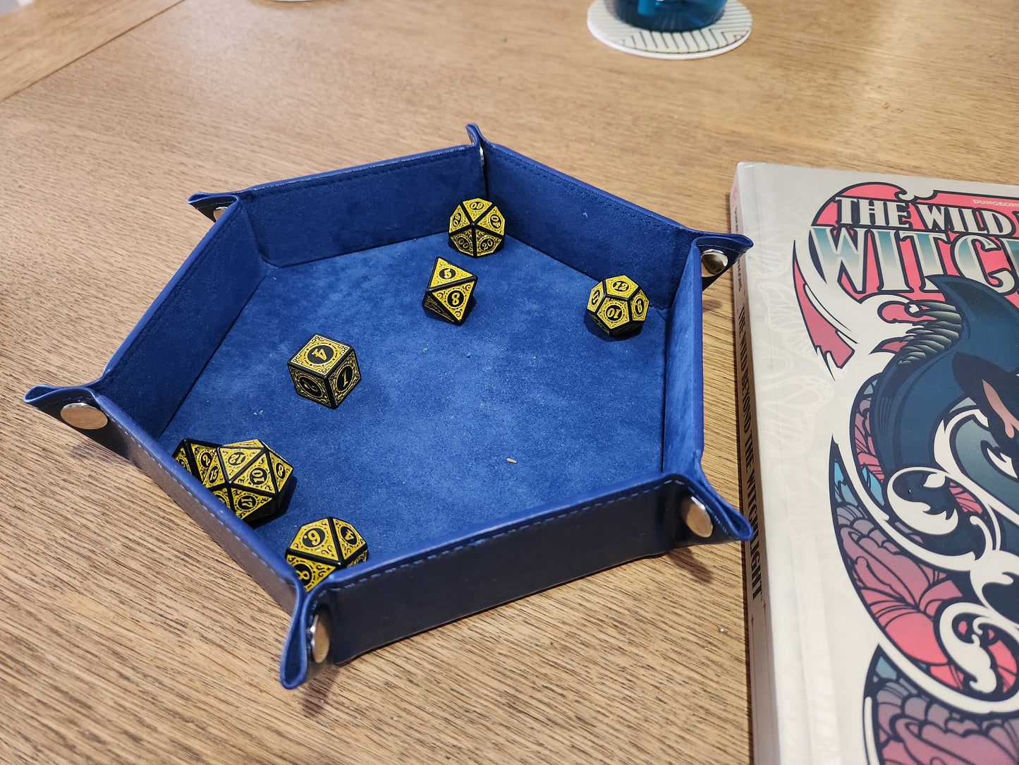 D&D Dice Set and Chest Dungeons and Dragons / DND Rpg Dice 7 Dice and Storage for Avid Gamers