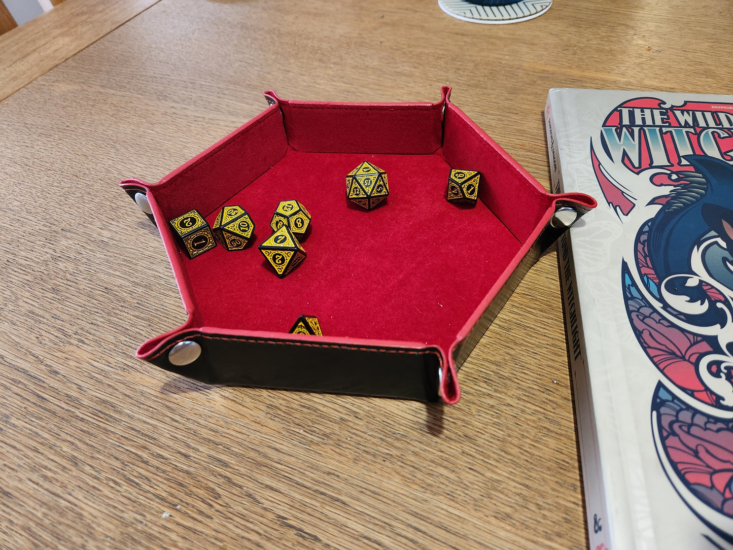 D&D Dice Set and Chest Dungeons and Dragons / DND Rpg Dice 7 Dice and Storage for Avid Gamers