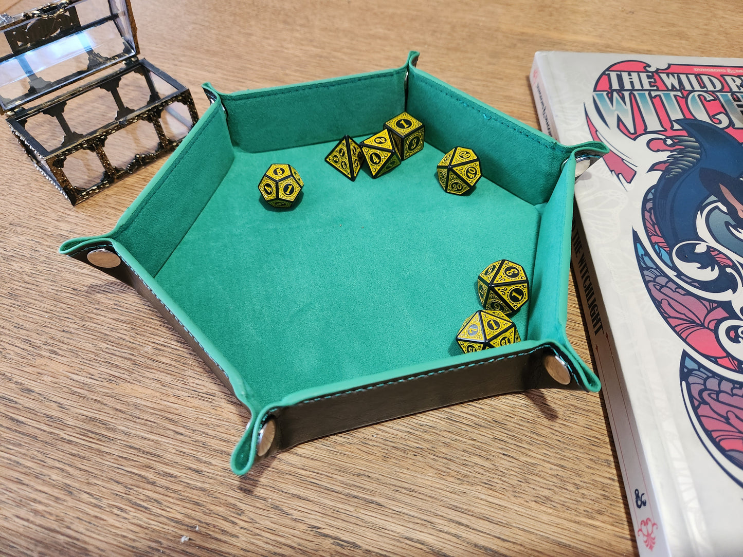 D&D Dice Set and Chest Dungeons and Dragons / DND Rpg Dice 7 Dice and Storage for Avid Gamers