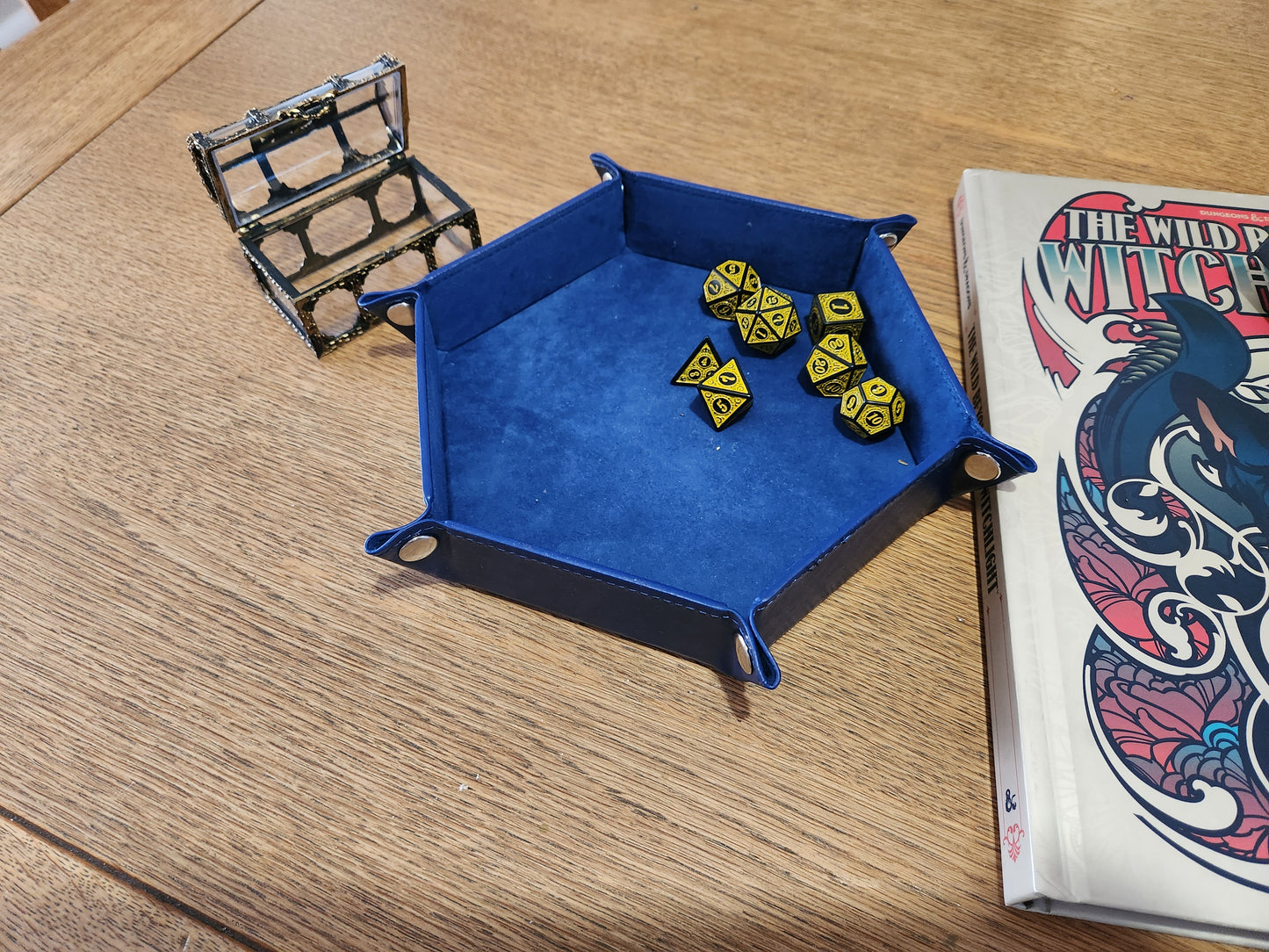D&D Dice Set and Chest Dungeons and Dragons / DND Rpg Dice 7 Dice and Storage for Avid Gamers