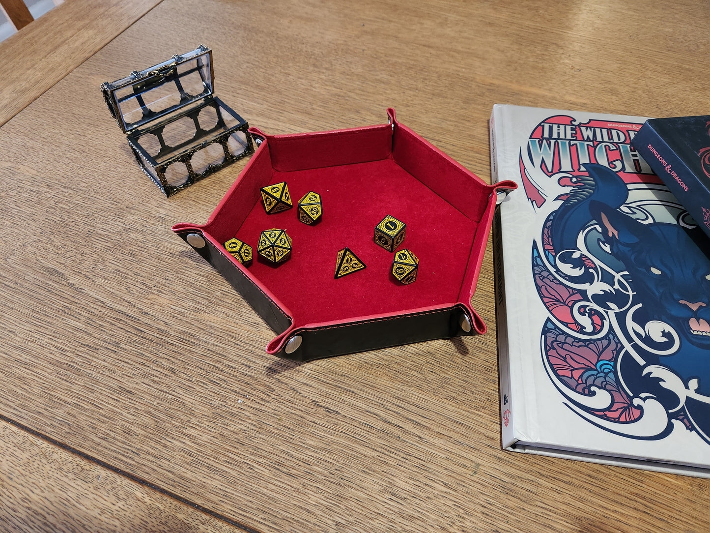 D&D Dice Set and Chest Dungeons and Dragons / DND Rpg Dice 7 Dice and Storage for Avid Gamers