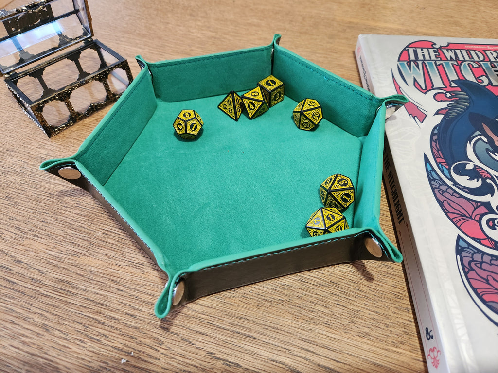 D&D Premium Dice Set and Chest Dungeons and Dragons / DND Rpg Dice 7 Dice and Storage for Avid Gamers